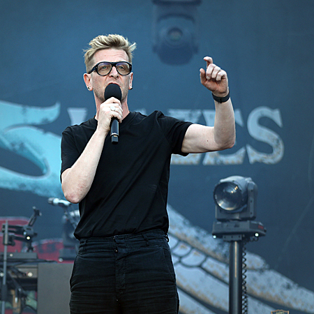 Ozark Henry live At Sea